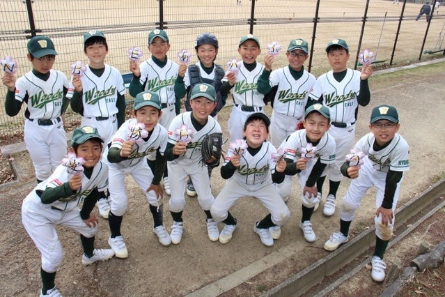 優勝したウッディボーイズイースト＝いずれも三田市けやき台２