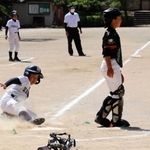 ３年ぶりに熱戦を繰り広げた選手たち＝いずれも今子浦グラウンド