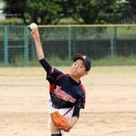 相手打線を無失点に抑え込んだ足立慎太郎投手＝いずれも丹波篠山市日置、城東グラウンド