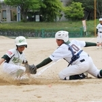 タッチの差でセーフとなり得点を挙げた選手