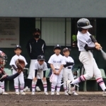 １回戦　ＴＡＫＡＳＨＯ－明石ボーイズＪｒ　コンパクトな打撃を見せたＴＡＫＡＳＨＯ打線＝日岡山公園野球場