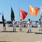 宣誓する城西野球スポーツ少年団の梶陸斗主将（左端）＝赤穂市御崎