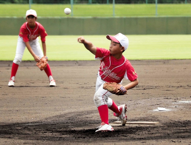 力投する自由が丘レッドファイターズの奥斑砂選手