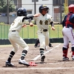 東播ナインストリーム－曽根青龍野球クラブ　本塁に生還した曽根青龍野球クラブの選手