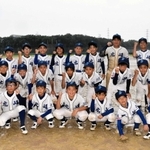 １５年ぶりの優勝を果たした広峰ジャガーズの選手たち＝姫路市白浜町甲、白浜新開野球場