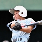 ４回、二塁打を放つ香寺の木下侑大選手（撮影・風斗雅博）