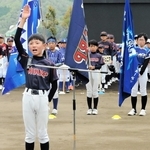 選手宣誓する佐用ワープジュニアの寺田耀一主将＝南光スポーツ公園野球場