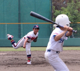 長尾南レッドホークス－潮ブルーナイン　４回裏、満塁の危機を乗り切った長尾南の棚橋央翔投手