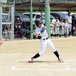 懸命にプレーする選手