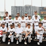 神戸地区Ｂブロック予選大会で連覇を果たした枝吉パワーズの選手ら＝Ｇ７スタジアム神戸