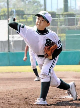最終回を無失点に抑えた用海サントスの堀田宗佑投手
