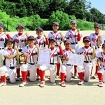優勝を果たした洲本ゴンターズ＝いずれも五色県民健康村