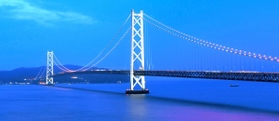 明石海峡大橋＝神戸市垂水区（撮影・中西大二）