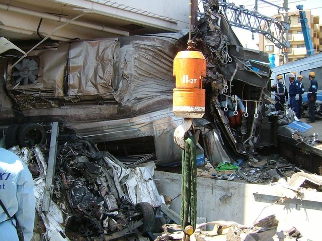 1両目の自責－JR脱線事故 負傷者4人の16年（1）4人の