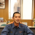 １７年前の現場を振り返る室谷さん＝三田市下深田