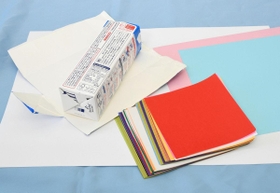 【材料】画用紙、折り紙、牛乳パック【道具】はさみ、のり、セロハンテープ、油性ペンなど