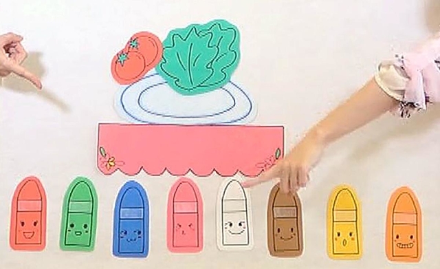 色とりどりのクレヨンでどんな食卓を描こうかな