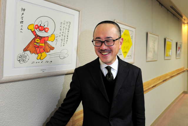 講師が色紙につづった「神戸学校」へのメッセージ。毎回、会場に掲示する