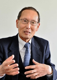 「震災後、日本酒の消費量は考えられないほどの落ち込みを見せた」と語る安福幸雄さん＝神戸市東灘区御影塚町１、神戸酒心館（撮影・中西幸大）