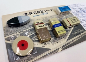 シードが手掛けてきた字消し＝１０月３０日、大阪市都島区内代町３