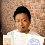 ＳＡ、ＰＡの思い出を書き留めるノートを発売した藤井和博さん＝神戸市内