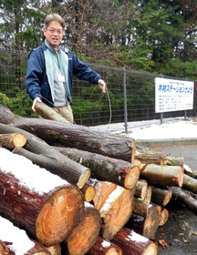 「とにかく山に関わる人を増やすことが大事」と話す東口和弘さん＝兵庫県佐用町佐用、木材ステーションさよう