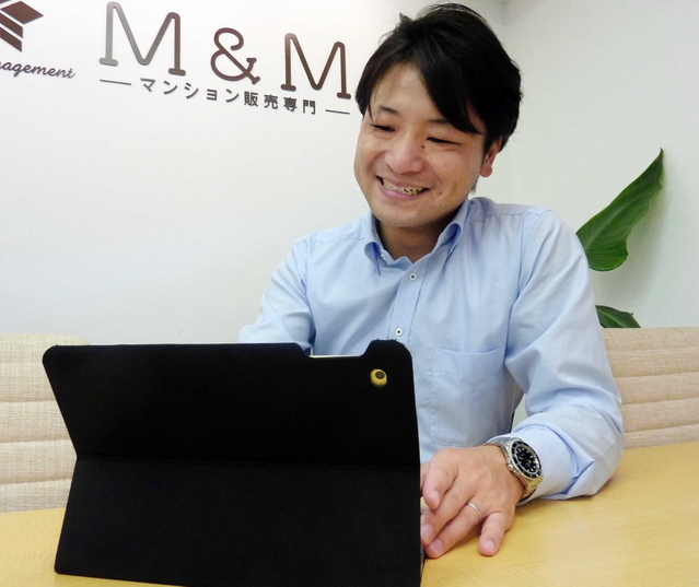 昨年２月にクラウド型の会計システムを導入したＭ＆Ｍの金谷晃治代表取締役＝神戸市東灘区岡本３