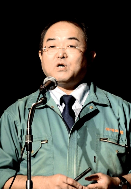 「経験と失敗は必ず自信につながる」と語る植松努さん＝県立文化体育館