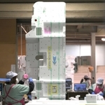発泡スチロールで型を製作し、砂に埋め込む。流し込まれた溶湯の熱で気化し、工作機械の部品などの鋳物ができる