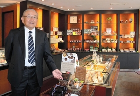 出店を加速させているモンロワールの前内禧宏社長＝神戸市東灘区岡本１