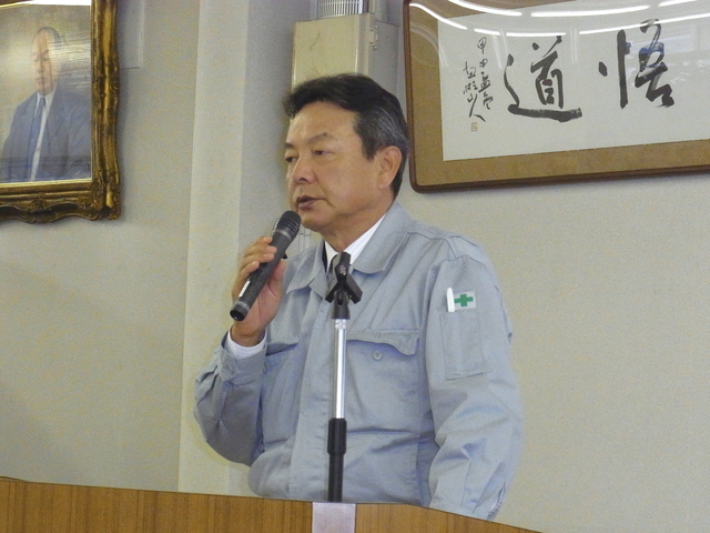 経営計画進捗発表会で訓辞する和田直哉社長