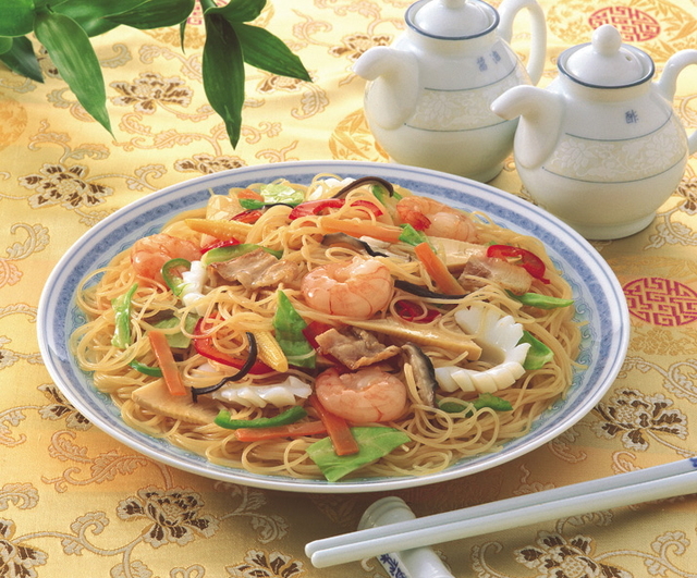 定番の即席焼ビーフンです！！