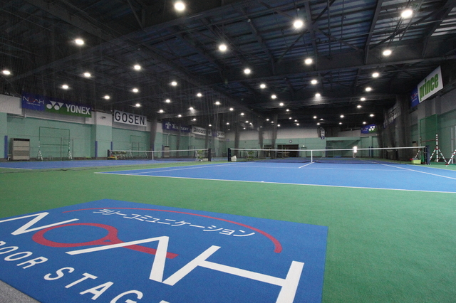 室内テニスコート