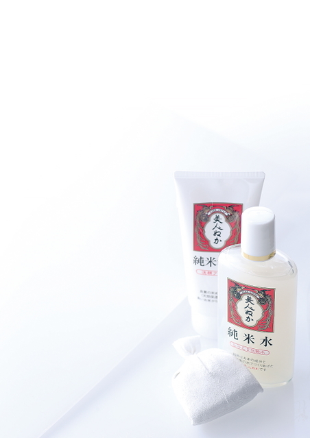 主力のロングセラー「純米」シリーズ。ぬか袋は今も手縫いで仕上げる