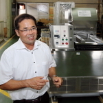 液体アルコールで急速に冷凍する「ＯＬＦ（オルフ）」を紹介する奥井秀樹社長