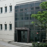 本社には連携しやすいよう工場や研究所を併設