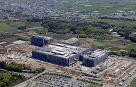 台湾積体電路製造（ＴＳＭＣ）が熊本県菊陽町で建設を進める半導体工場。政府は巨額の補助金を支出することを決めた＝４月