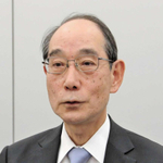 決算発表に臨む古野電気の古野幸男社長＝大阪市北区北浜１、大阪取引所