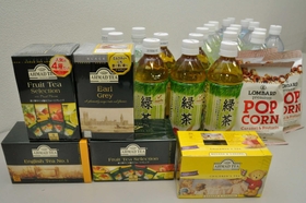 飲料を中心に数多くの商品を扱う