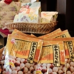 主力商品の「鶯ボール」