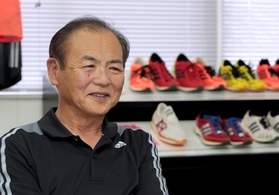 地元・加古川への思いを語る三村仁司さん＝高砂市米田町古新、ミムラボ（撮影・辰巳直之）