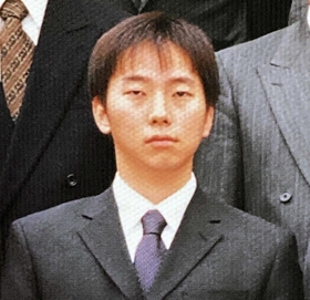 ２０００年の入社時の塚本浩康社長。父からは社業についてあまり聞かされていなかったという（いずれも六甲バター提供）