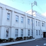 川西機械製作所の本社屋だった建物はデンソーテンの本社屋として現存する＝神戸市兵庫区御所通１