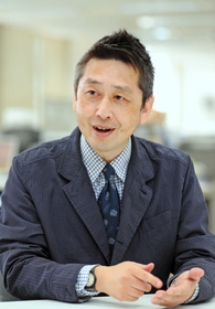 「就職とは生き方の選択でもある」と語る中山一郎さん＝神戸市中央区、神戸新聞社（撮影・小林良多）