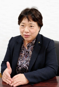 兵庫県立大の就活支援について話す内布敦子副学長＝神戸市西区学園西町８