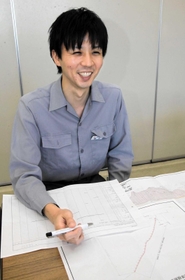 山陽電気鉄道で施設工事などを担当する廣本達也さん＝明石市二見町東二見、山電東二見車両工場