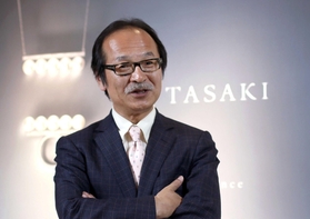 社員からは「田島さん」と呼ばれる。「心の壁を取り払い、対話を重ねることで組織力は高まる」＝神戸市中央区港島中町６、ＴＡＳＡＫＩ本社（撮影・小林良多）