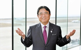 「学生時代を過ごした神戸の活性化に貢献したい」と話す関西エアポートの山谷佳之社長＝神戸市中央区、神戸空港（撮影・後藤亮平）