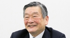 地域活性化の大切さを語る伊丹商工会議所の小西新右衛門会頭＝伊丹市東有岡２、小西酒造