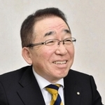 地域経済を語る淡路市商工会の津田豊会長＝淡路市志筑新島、淡路市商工会館